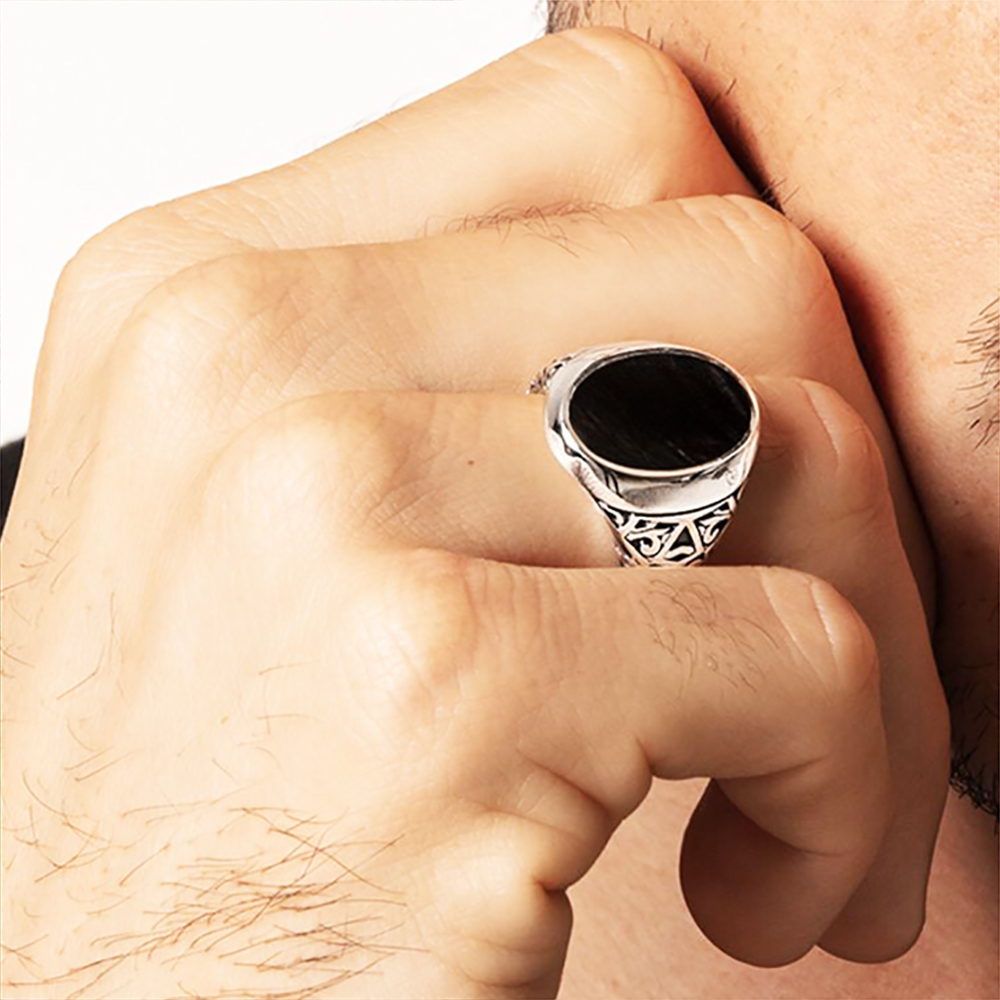 黒オーバルシグネットリングヨーロッパスタイルファインジュエリ - Signet Ring Men のレビューと価格