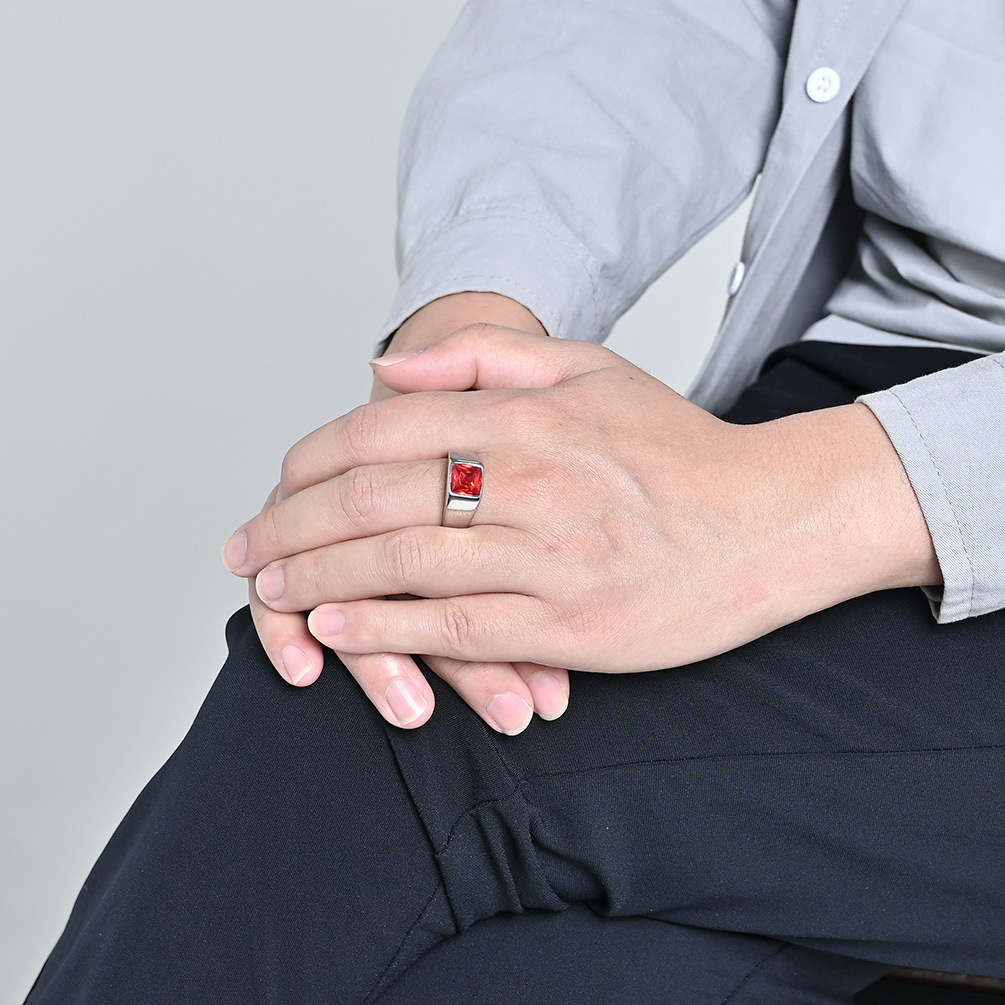 ステンレス鋼のシャイニージルコンスクエアジェムシグネットリン - Signet Ring Men のレビューと価格