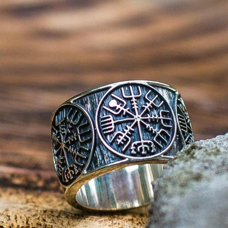 男性のためのヴィンテージバイキングランク記章リング、コセスカ - Signet Ring Men のレビューと価格