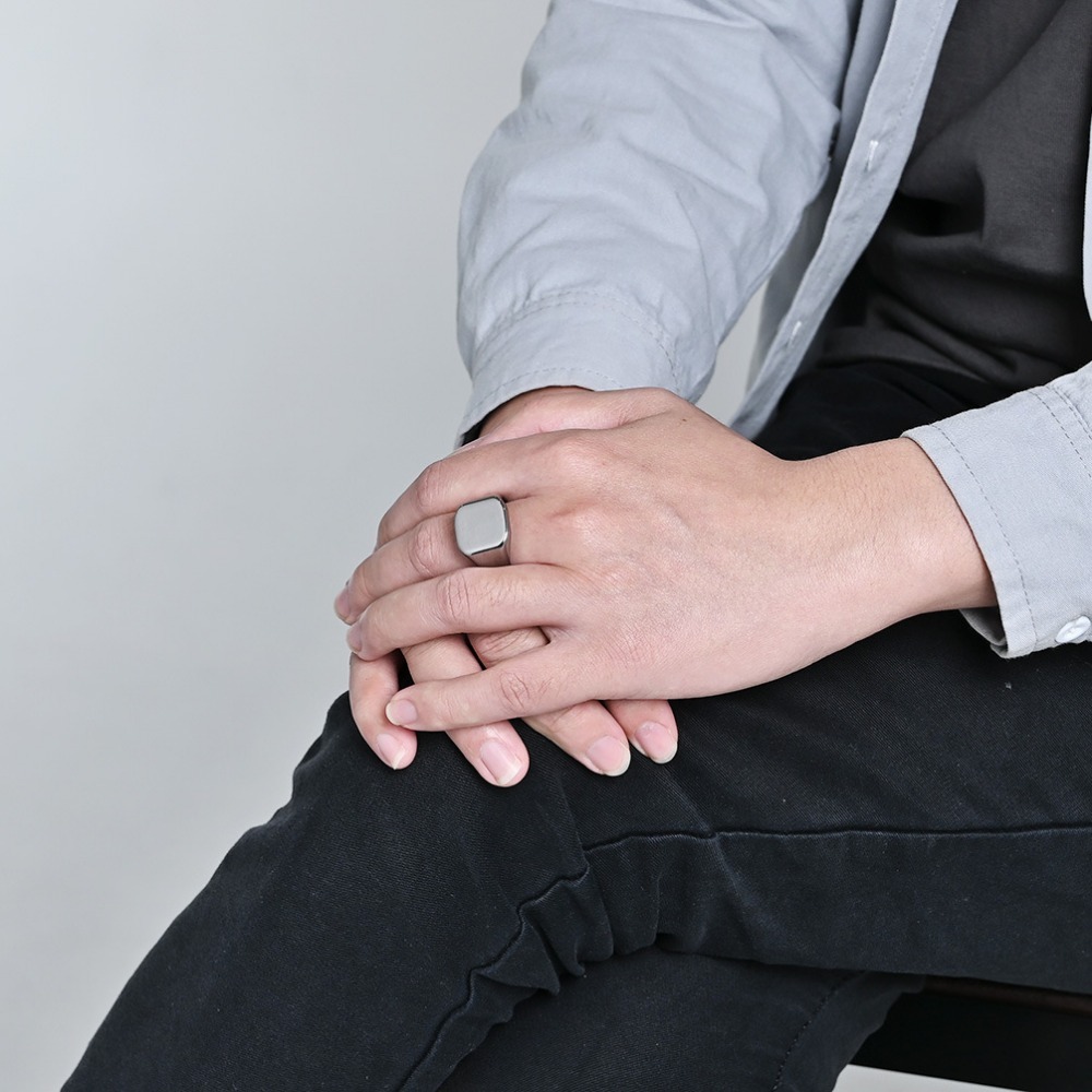 メンズ用タングステンカーバイドリング、滑らかな結婚指輪、婚約 - Signet Ring Men のレビューと価格
